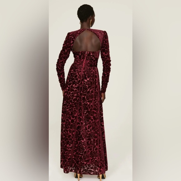 Elegant Red Velvet Floral Dress - Picture 4 of 16